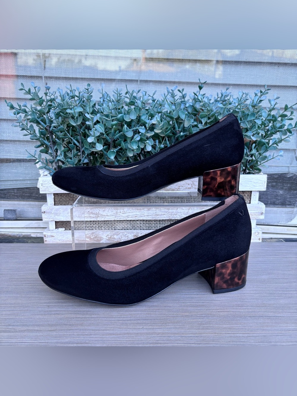 Vionic Natalie black Suede Pumps